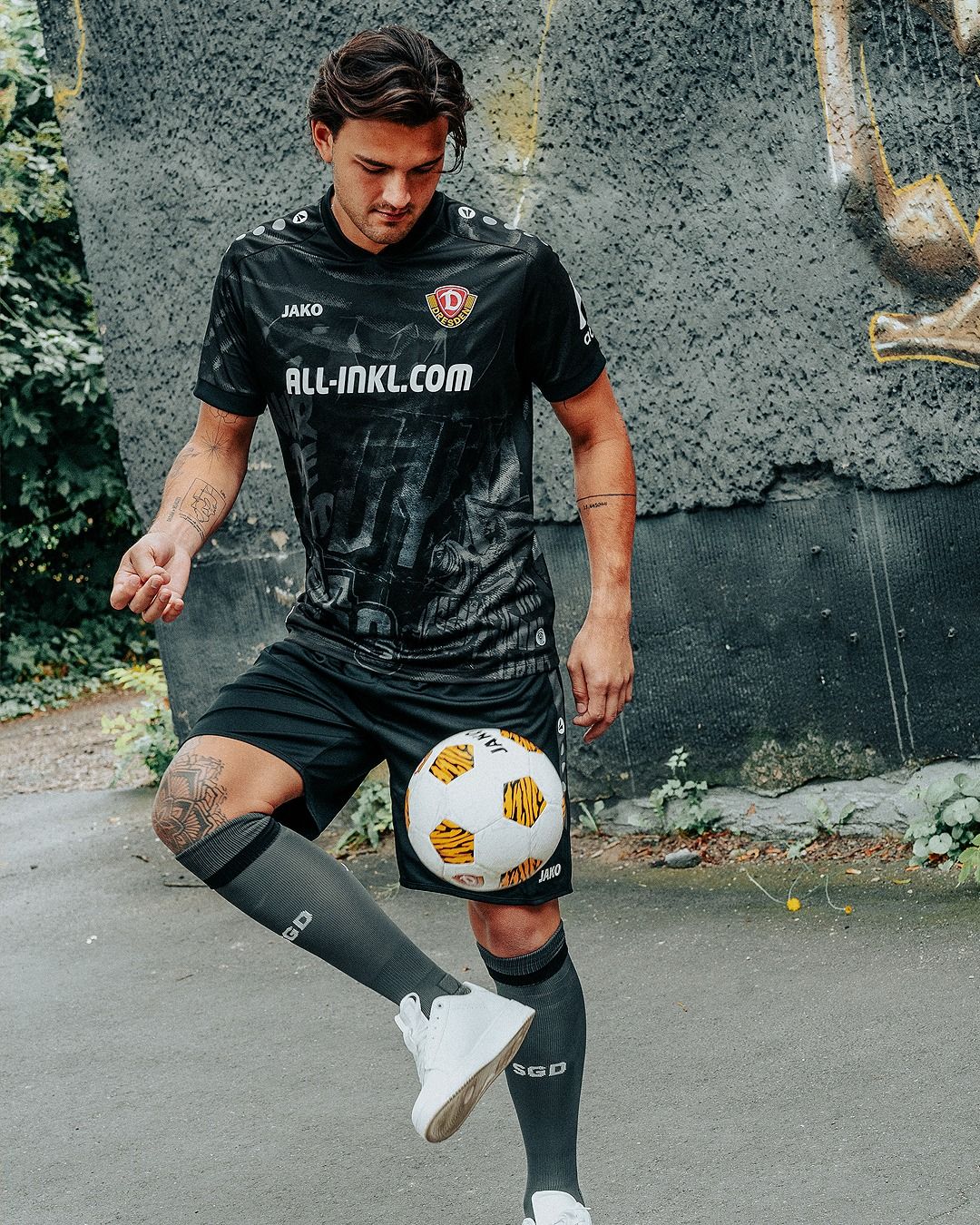 Dynamo Dresden -  Auswärtstrikot