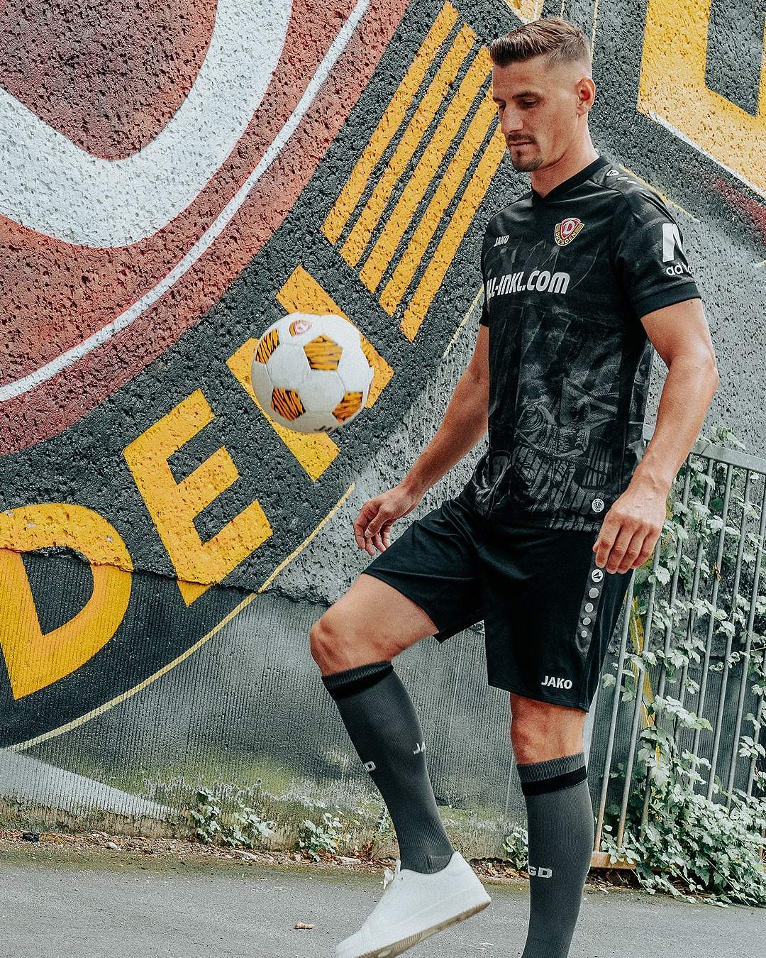 Dynamo Dresden -  Auswärtstrikot