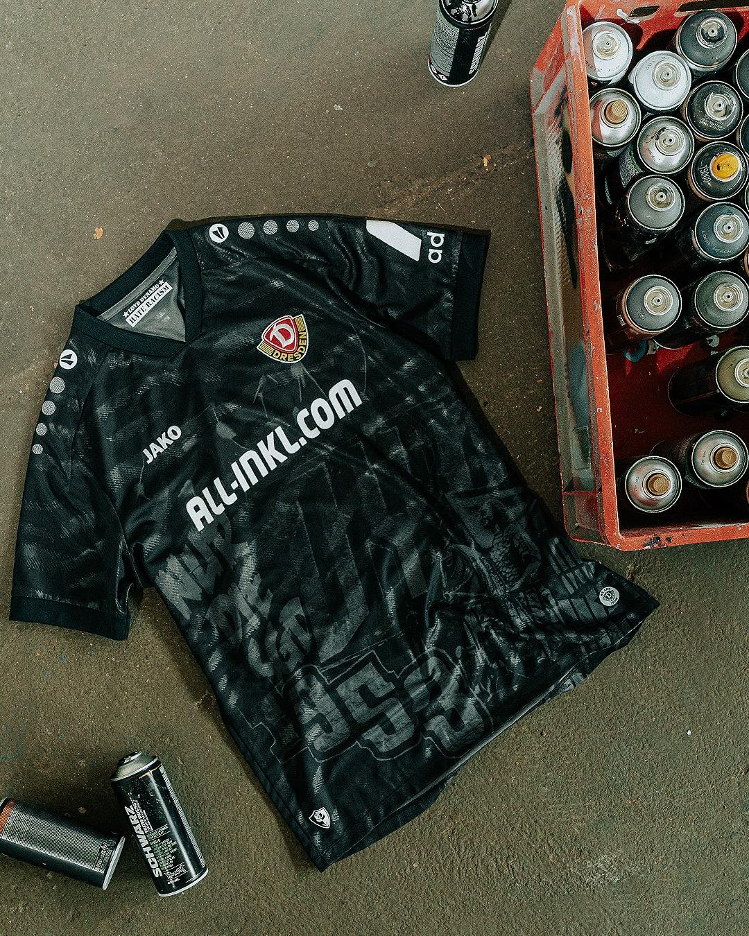 Dynamo Dresden -  Auswärtstrikot